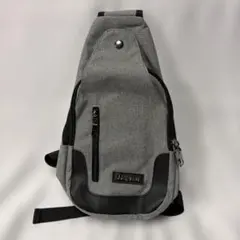 《新品・ 미사용 》Zero One ChoiceボディバッグUSBポート 회색
