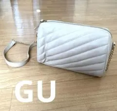 GU キルティングショルダーバッグ ホワイト チェーンバッグ オケージョンのサムネイル