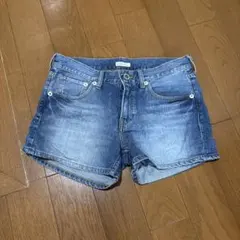 美品　アースミュージックアンドエコロジー　デニムショートパンツ　Mのサムネイル