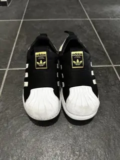 adidas スーパースター スリッポン 黒/白