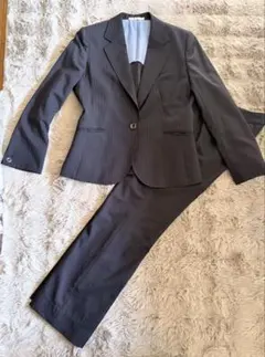 パンツスーツ　LES MUES