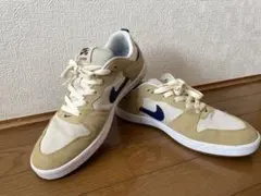 Nike スニーカー ベージュ/ホワイト