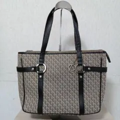 Guy Laroche ギラロッシュ　ハンドバッグ　チャーム付き