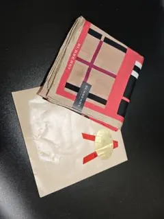 A106未使用 BURBERRY バーバリー ハンカチ三越ギフト袋付き