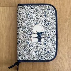 Item thumbnail for item cde2b6bc-421a-40d5-b730-d3ee4ee8df0e