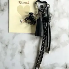 じゃらじゃらキーホルダー バッグチャーム 馬 馬蹄 ハート タッセル 黒 047