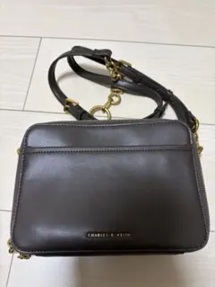 CHARLES & KEITH ショルダーバッグ ブラウン