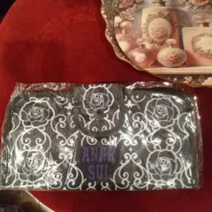 ANNA SUI バラ模様ポーチ