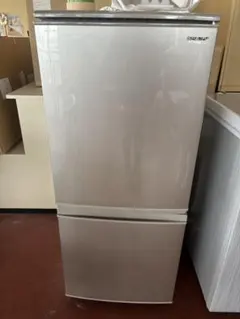 2026年最新】sharp 冷蔵庫 レッドの人気アイテム - メルカリ