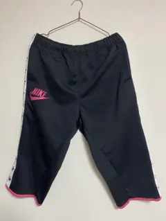 NIKE ブラックカプリパンツ