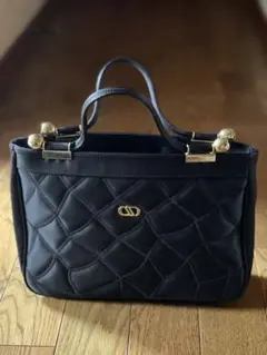 ◯美品　ブラックバッグ　キルティング柄