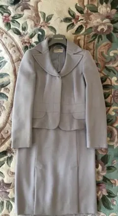 エンポリオ アルマーニ（EMPORIO　ARMANI）スカートスーツ