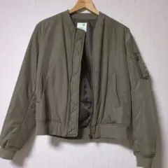 earth music&ecology ジャンパー Mサイズ オリーブグリーン