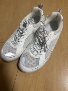 ホワイト メッシュ スニーカー