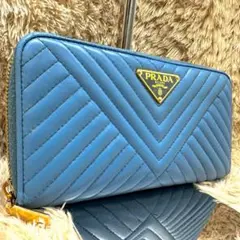 【美品】プラダ 長財布 ラウンドファスナー ブルー ダイアグラム 三角ロゴのサムネイル