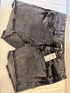 メルカリ ショートパンツ ダメージジーンズ