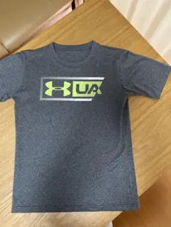 Under Armour グレー Tシャツ速乾性