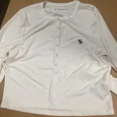 ホワイト 長袖 Tシャツ ボタン付きのサムネイル