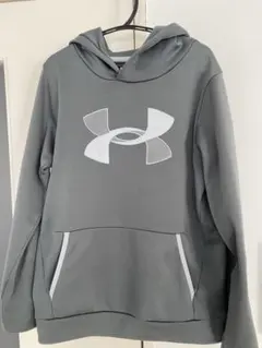※二月迄限定お値下げ中！【Kids用 160cm】　アンダーアーマー　パーカー