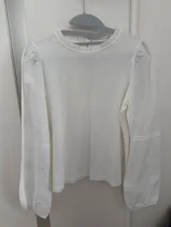 Zaraホワイト パフスリーブ トップス新品未使用