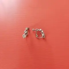 【美品】noe/グラデーションビジューIMFスプリングイヤリング シルバーのサムネイル