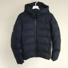 ネイビー ダウンジャケット