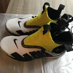 ナイキ エアプレスト ミッド アクロニウム ダイナミック イエロー