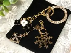 【未使用品】シャネル2024ノベルティチャーム ＆ バッグチャーム キーホルダー