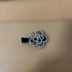 クリスタル花形ヘアクリップ ブラック