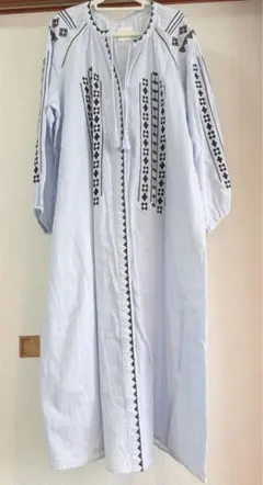 Discoat/刺繍入りライトブルー長袖シャツワンピース