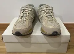 AURALEE × New Balance 1906R 