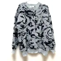 ヒョウ柄グレーと黒ニットモフモフ長袖ニット総柄グレー×クロ