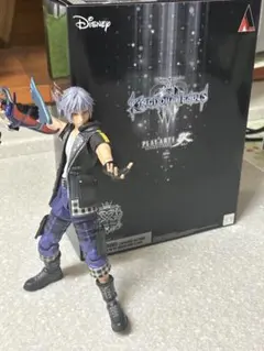 キングダムハーツ PLAY ARTS Vol.2 no.5. クラウド - メルカリ
