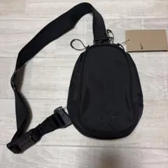 NIKE ナイキ コミュートクロスボディバッグ (1L)