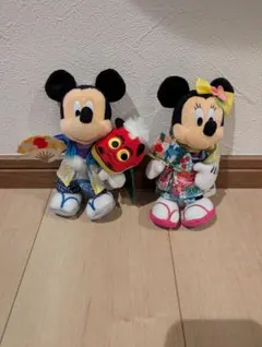 新品タグ付き　２０１８　お正月　ミッキー　ミニー　ぬいぐるみバッジ