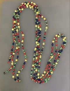 カラフルな木製ビーズ