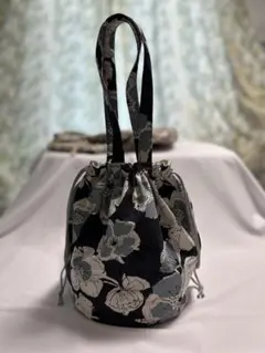 ハンドメイド 丸底巾着トートバッグ チャコール地 水色花柄 211