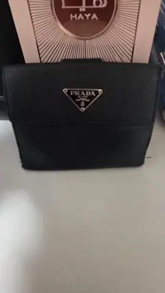 プラダ 財布 二つ折り サフィアーノ レザー 三角プレート コンパクト 革 黒のサムネイル