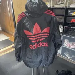 adidas フード付きナイロンジャケット 黒/赤 古着 シャカシャカ