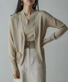 新品タグ付き2025新作シアーニットカーディガンた定価6900