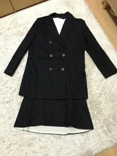 お値下げアドーアスーツのサムネイル