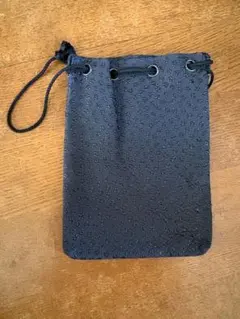 本皮ブラック 巾着型ポーチ