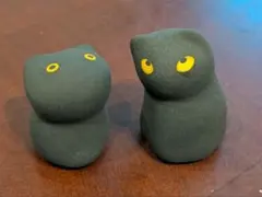 カフェ天（TEN）限定　黒猫みくじ 置物 2体セットのサムネイル