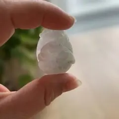 彫り翡翠ペンダント