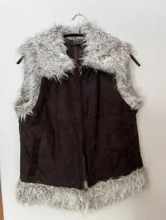 ファー付きブラウンベスト