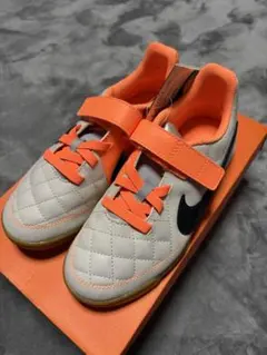 Nike サッカーシューズ 22.5cm フットサルのサムネイル