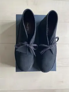 CLARKS ORIGINALS 黒スエードハイカットブーツ