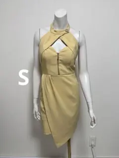 W plume・イエローホルター大人ドレス