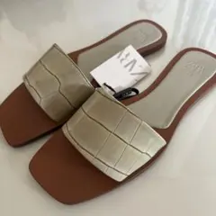 ZARA（ザラ） のスクエアトゥフラットサンダル　38