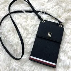 【極美品】TOMMY HILFIGER スマホショルダー サコッシュ ネイビー